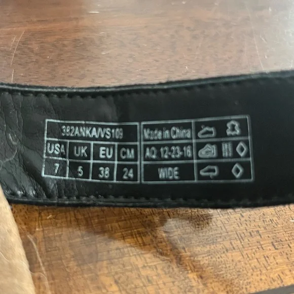 Vionic ANKA Black Suede Sandals with Silver Buckles EUC - Picture 4 of 9